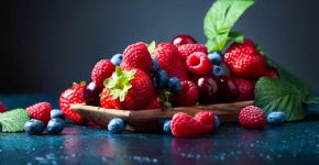 Estudo diz que frutas vermelhas e roxas protegem o coração, mas consumo ainda está abaixo da necessidade
