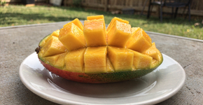 A fruta amarela que parece um picolé cremoso e tem um aroma silvestre irresistível