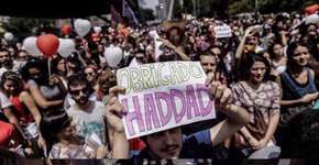 Haddad é recebido com agradecimentos em ato na Paulista