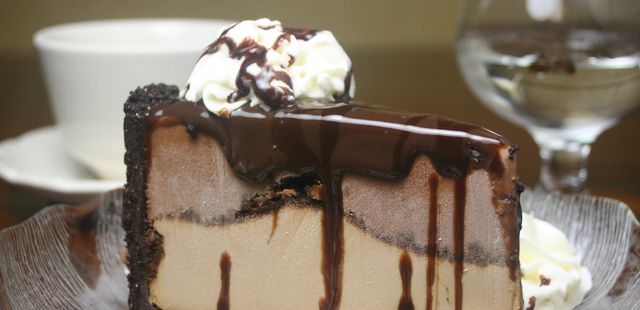 Torta de sorvete com creme de avelã: refrescante e irresistível