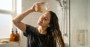 Lavar os cabelos com vinagre de maçã e água fria: por que é recomendado e quando é melhor fazê-lo