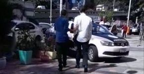 Após jogar ex-namorada grávida contra ônibus, homem é preso
