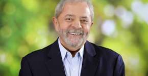 Lula foi vaiado e aplaudido hoje enquanto votava em São Bernardo