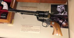Série retrata crianças americanas com suas primeiras armas