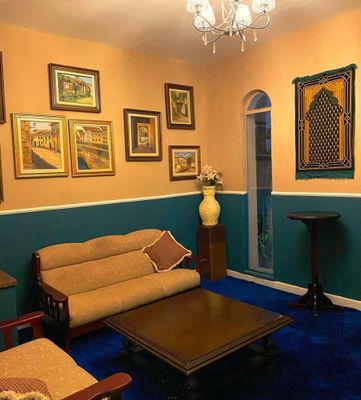 Toda a decoração do Pensão Bar foi feita pelos próprios sócios, a partir de objetos pessoais