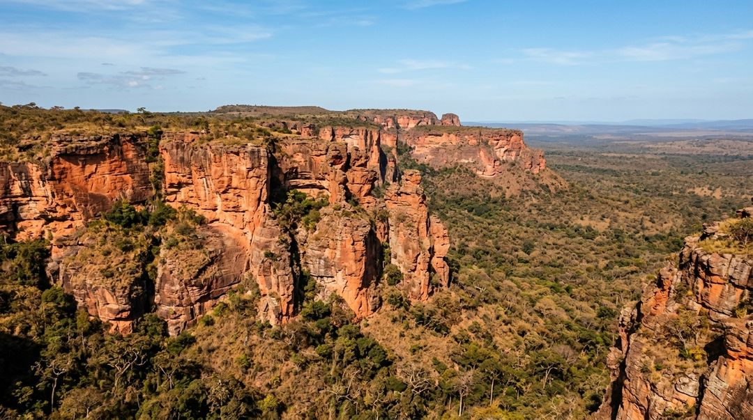 As escarpas rochosas e cânions milenares revelam registros geológicos fascinantes de eras ancestrais.