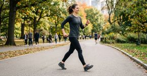 Sair para fazer uma caminhada em vez de ir para academia é muito bom, mas só funciona se a caminhada durar no mínimo 30 minutos seguidos, sem interrupções e a uma velocidade constante de 5 km/h