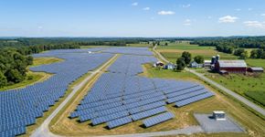 Agricultor de 6ª geração acumulou US$ 1 milhão em dívida médica, esperava receber US$ 540 mil por ano com energia solar e acabou vendendo terra e máquinas após projeto ser barrado