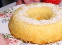 Featured side: Bolo quindim de queijo: o sabor do doce clássico em uma versão que surpreende