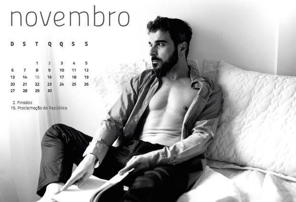 O calendário visa arrecadar dinheiro para a construção da biblioteca (Divulgação)