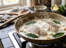 Featured side: Os chefs portugueses concordam: “O bacalhau não se cozinha em água pura, mas sim em água com leite, alho e folhas de louro.”
