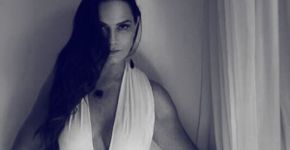 Luiza Brunet posta foto de mamografia para incentivar exame