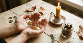 Simpatia da canela nas mãos para atrair prosperidade e abrir caminhos