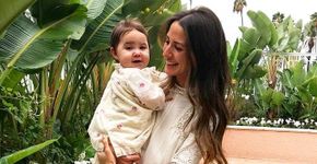 Mãe é expulsa de seu lugar no avião por conta do choro da filha