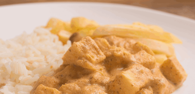 Uma versão vegetariana e deliciosa de um prato clássico: aprenda a fazer strogonoff de palmito