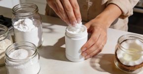 Você vai se surpreender com o poder deste desodorante natural caseiro de quatro ingredientes