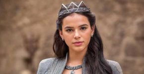 Colar de Marquezine em ‘Deus Salve o Rei’ custa quase R$2 mil