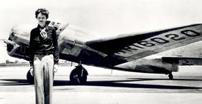 Senhora pilota avião para comemorar 90 anos de vida