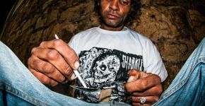 Marca usa dependentes químicos e moradores de rua como modelos