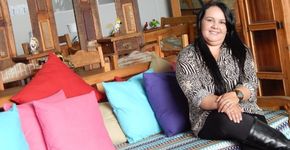 Ex-diarista faz sucesso com empresa de demolição sustentável