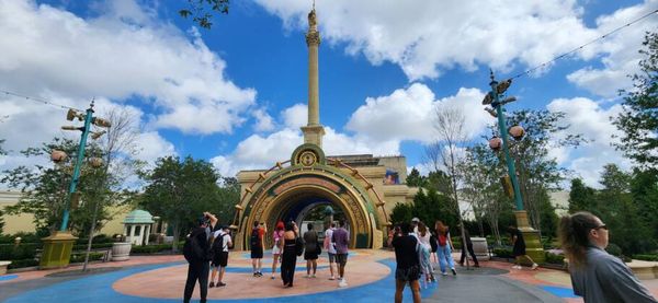 Portal de entrada do The Wizarding World of Harry Potter – Ministry of Magic
