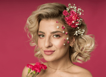 Featured side: Da passarela à rotina: como incorporar cores e flores à produção de beleza