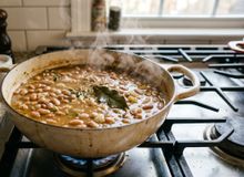 Featured side: Como cozinhar feijão: dicas para um resultado cremoso, com caldo encorpado e grãos macios