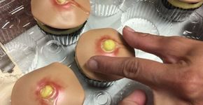 Fizeram um cupcake bizarro em forma de espinha gigante