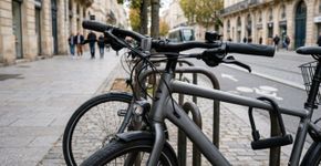 Na Holanda, bicicleta não é apenas uma alternativa ao carro: planejar pequenos trajetos diários sobre duas rodas ajuda a diminuir gastos com combustível e torna deslocamentos urbanos mais eficientes