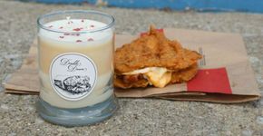 Empresa cria vela perfumada para casa com aroma de frango frito e bacon