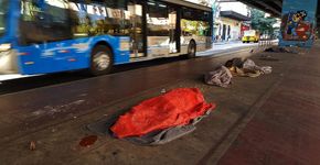 Lei garante atendimento médico a moradores de rua pelo SUS