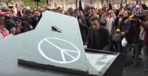 Pianista viaja 640 km para tocar ‘Imagine’ em frente a local de atentado em Paris