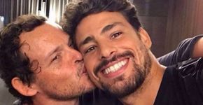Cauã Reymond: ‘Foi tranquilo transar com Matheus Nachtergaele’