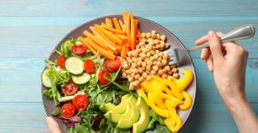 Saúde no prato: 5 cuidados com a alimentação para a prevenção de doenças