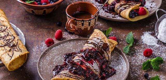 Faça um crepe de nutella com morango para o café da manhã