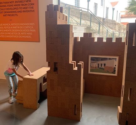 Até as crianças se divertem no museu