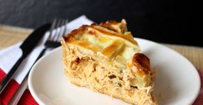 Empadão de frango com massa crocante é receita fácil de fazer