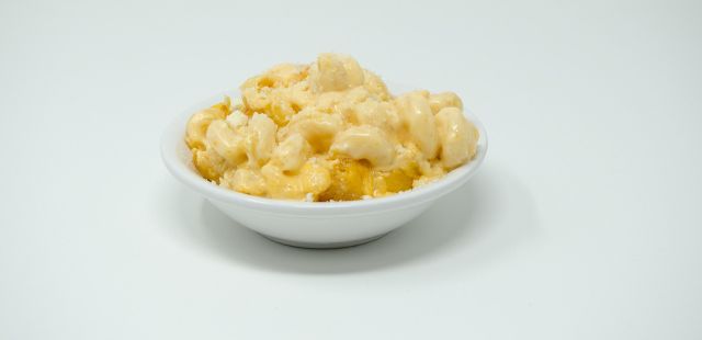 Macarrão com queijo feito no micro-ondas; veja a receita