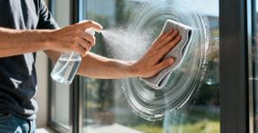 Pare de gastar com limpa-vidros, a solução está na sua cozinha