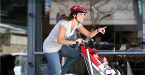 Dois em um: empresa cria carrinho de bebê que é também uma bicicleta