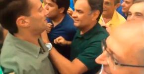 Manifestantes contra corrupção hostilizam políticos “oportunistas” na Avenida Paulista