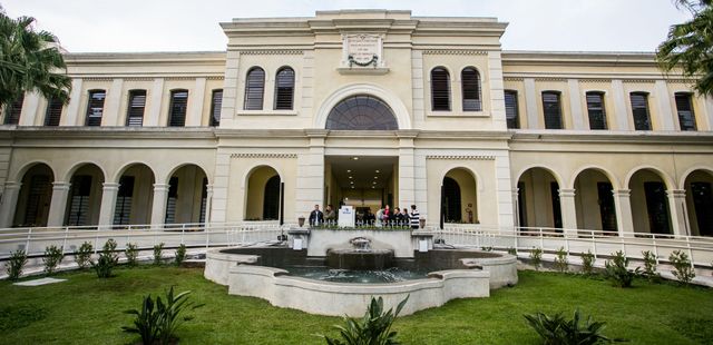 Conheça museus e bibliotecas para você ir de bicicleta