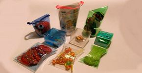 Aprenda a fazer embalagens para presente reciclando garrafas PET