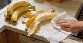Basta molhar uma banana com água por 10 segundos. Como é que só agora descobri essa maravilha?