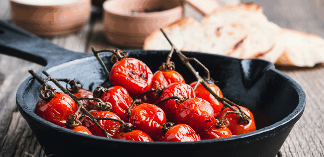 Saiba como fazer confit de tomate e cebola para servir como entrada ou acompanhar pratos principais