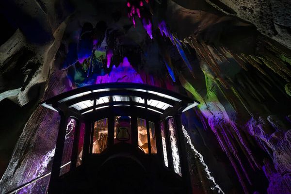 Interior da nova Big Thunder Mountain Railroad!
