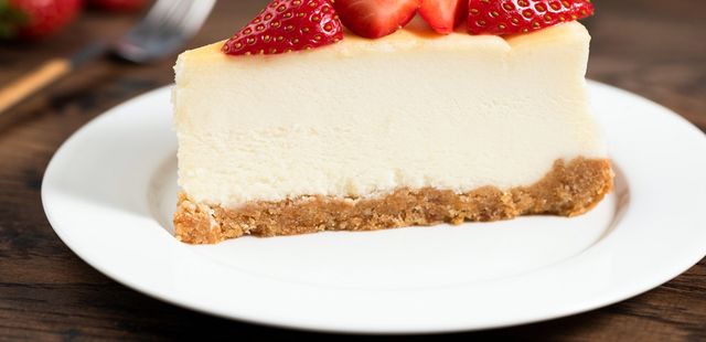 Faça um cheesecake de morango delicioso em poucos passos