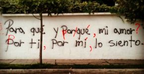 Grupo misterioso corrige erros gramaticais em pichações no Equador