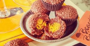 Aprenda a fazer brigadeiro de bolo de cenoura