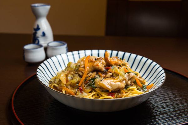 Yakissoba de frango do Chef Cristiano Komiya, em São Paulo. Foto: Rener Oliveira